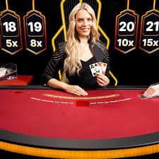 Tampilan close-up kartu roulette Tampilan close-up kartu di meja blackjack Pretty Gaming
